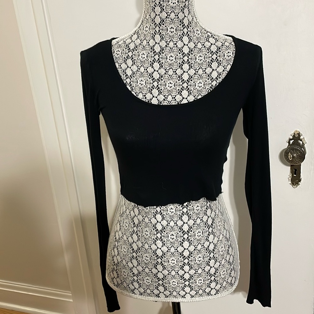 Top shop black ribbed crop top with long sleeves size 4